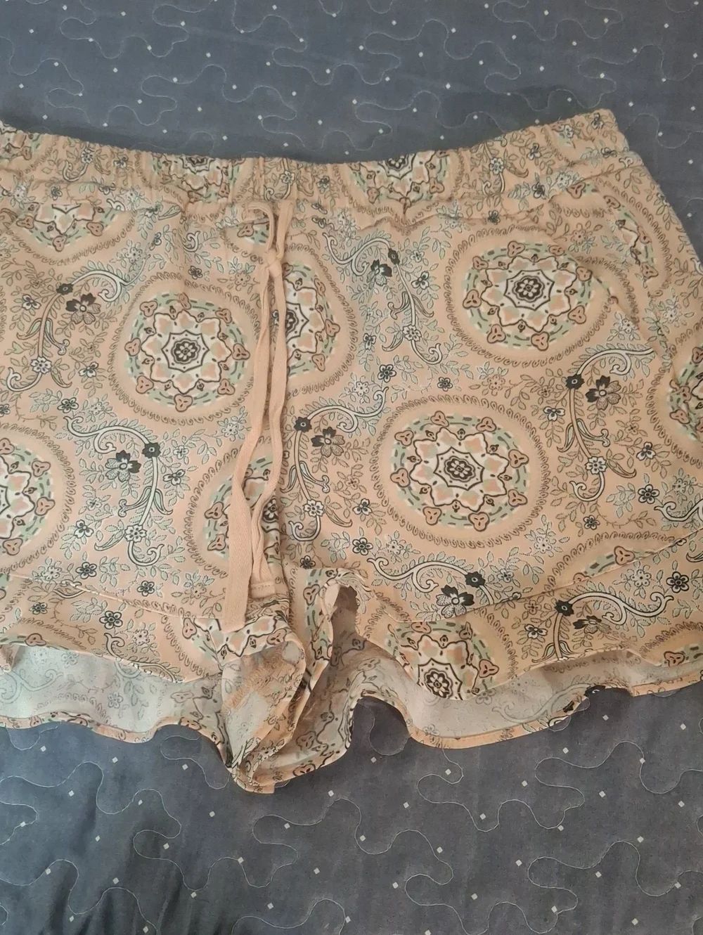 LOFT Peach Print Drawstring Shorts size medium